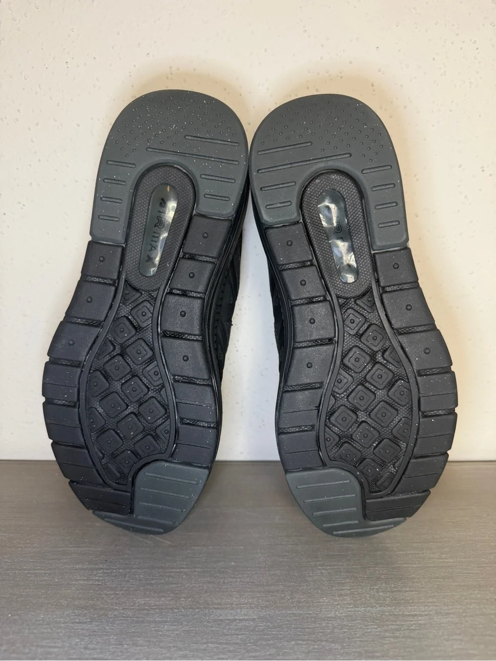 Nike Air Max Genome GS Triple Black CZ4652-001 Size 5.5Y Kids Running Shoes - Picture 8 of 9